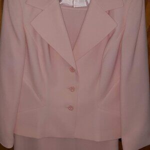From Liz Claiborne Suits Size 14  Color Pale Pink,   Skirt Length 27 1/4 inches